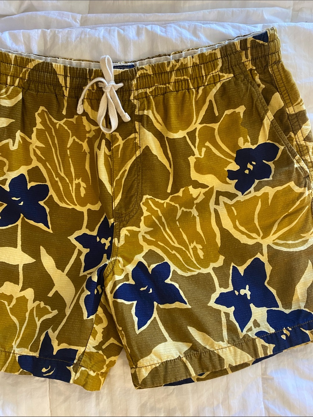 J. Crew Men's Mustard Floral Drawstring Shorts with Navy Flowers - Picture 3 of 7